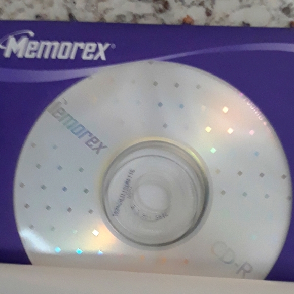 10 * Memorex Blank CD-Rom upto 52x Speed 700MB 80 Minutes + Flip Open Case New - Picture 2 of 5